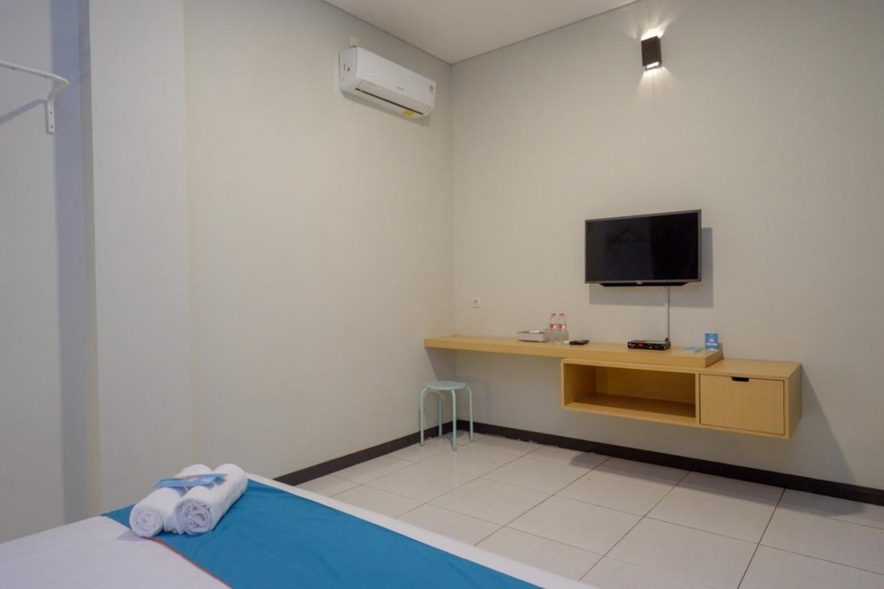 Sans Hotel Good Wish Semarang Jomblang エクステリア 写真