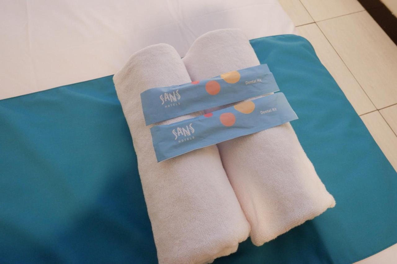 Sans Hotel Good Wish Semarang Jomblang エクステリア 写真